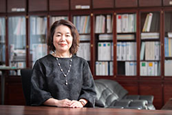 茨城大学大学院人文社会科学研究科長  原口 弥生